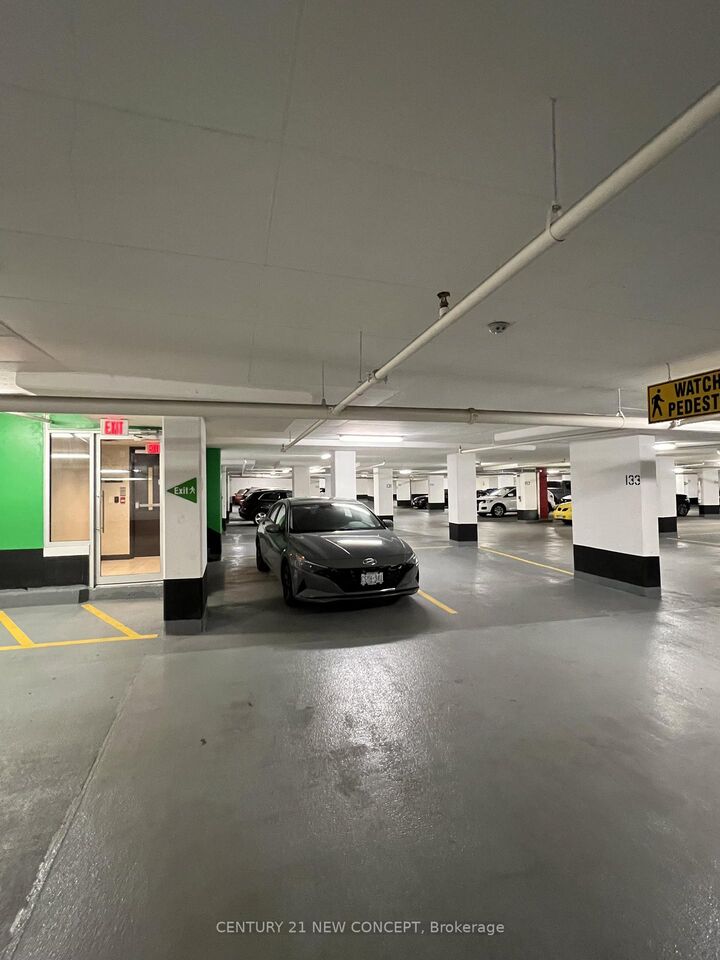 Photo de la propriété:  120 Harrison Garden Boulevard Pb133  ON M2N 0H1 