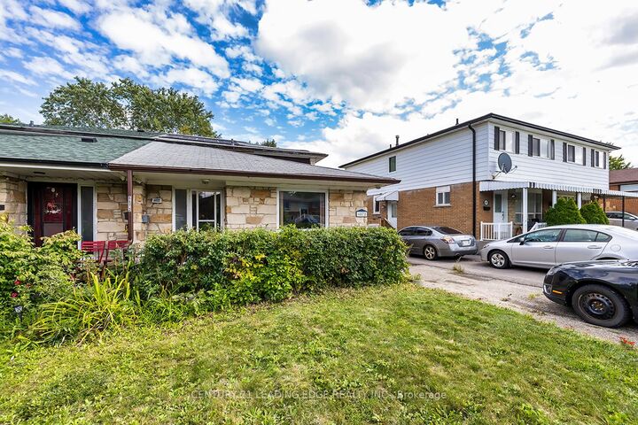 Property Photo:  6872 Darcel Avenue  ON L4T 2W5