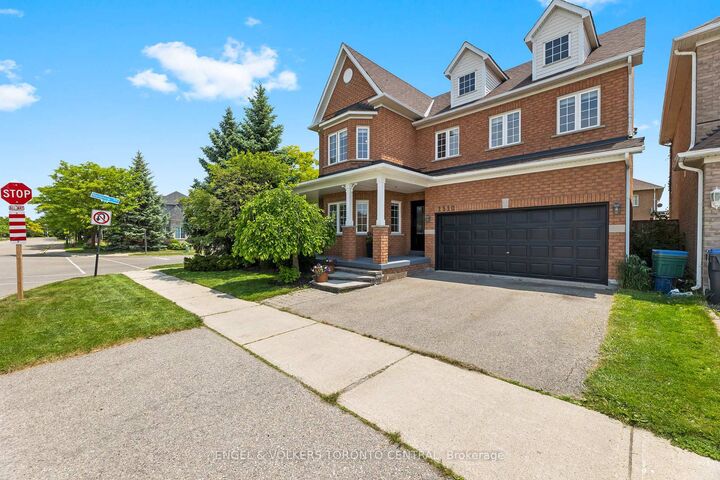 Property Photo:  1510 Samuelson Circle  ON L5N 8A2 