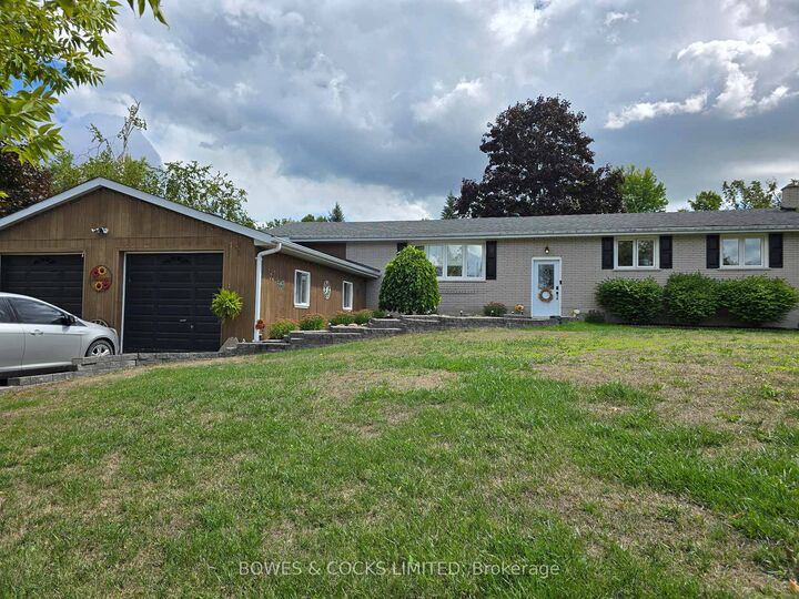 33 Maple Grove Road — photo 1