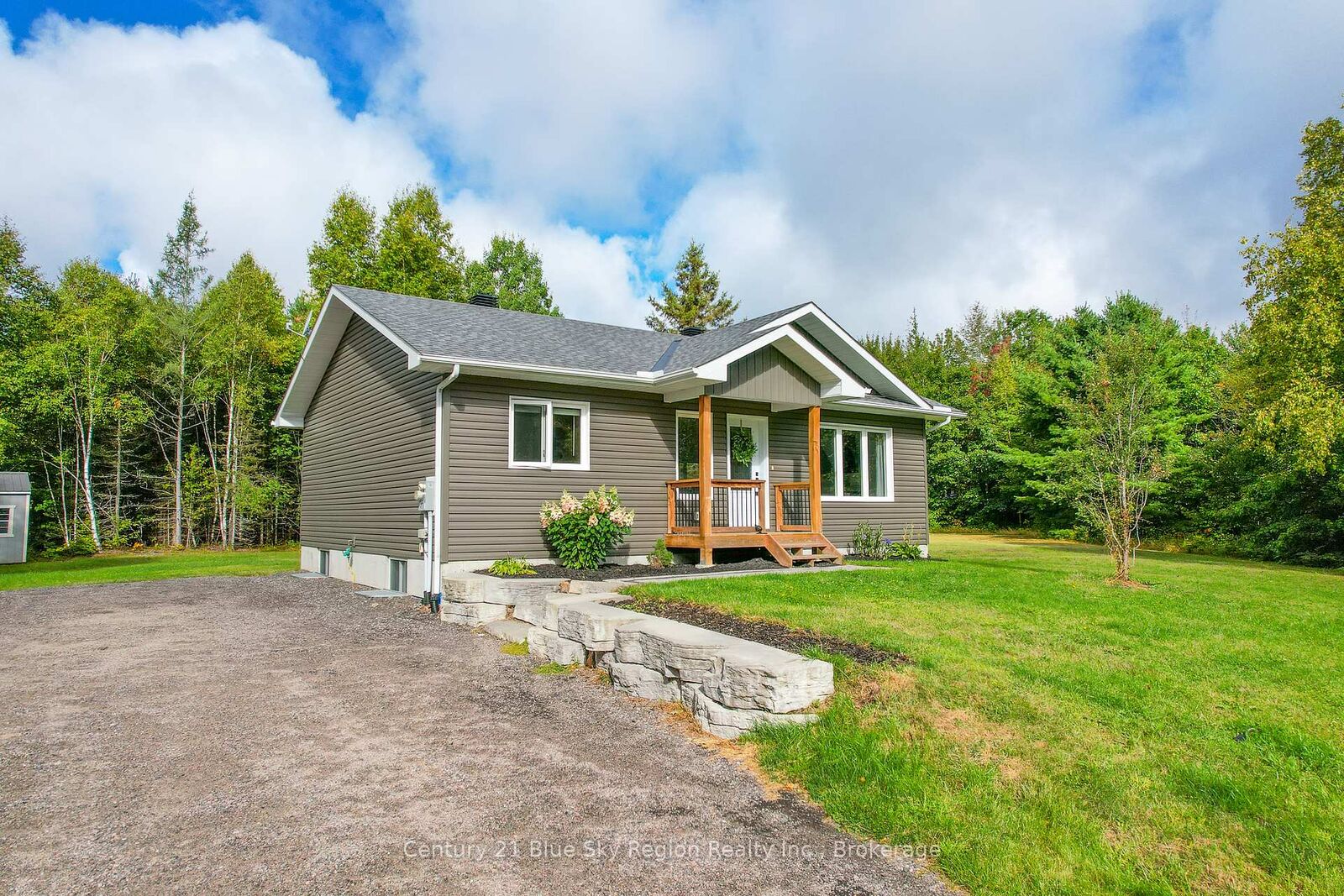 Photo de la propriété: 115 Hillside Lake Road ON P1B 8G2