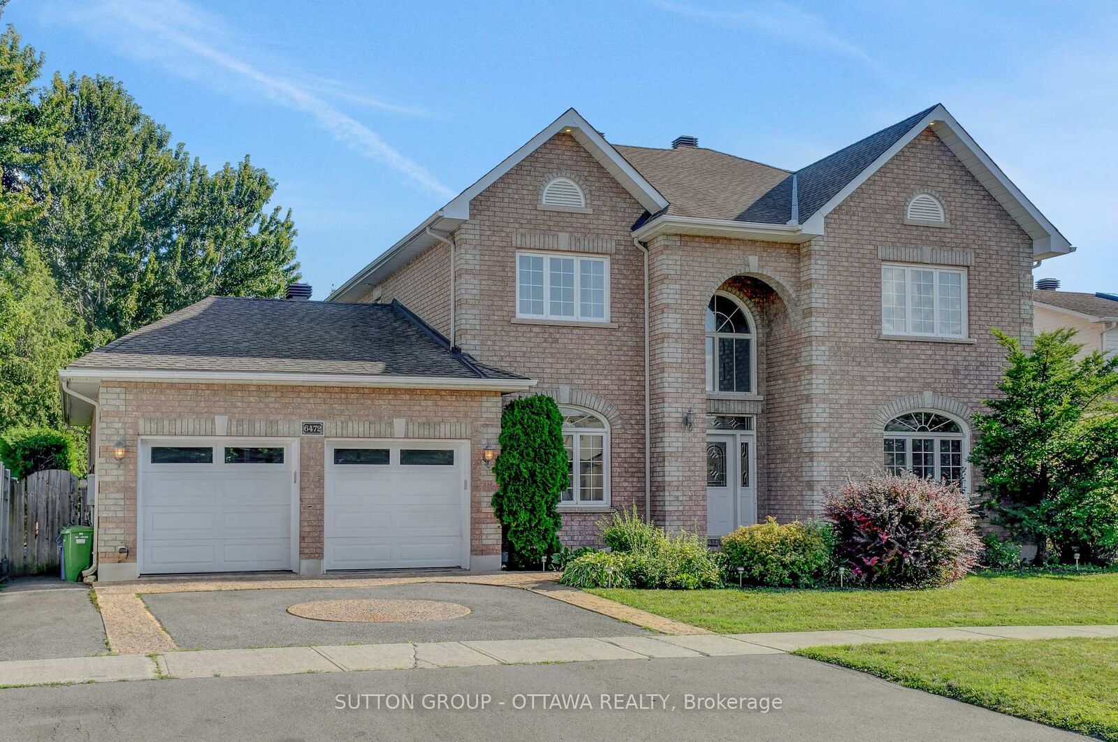 Property Photo: 6472 Beausejour Drive S ON K1C 6V5
