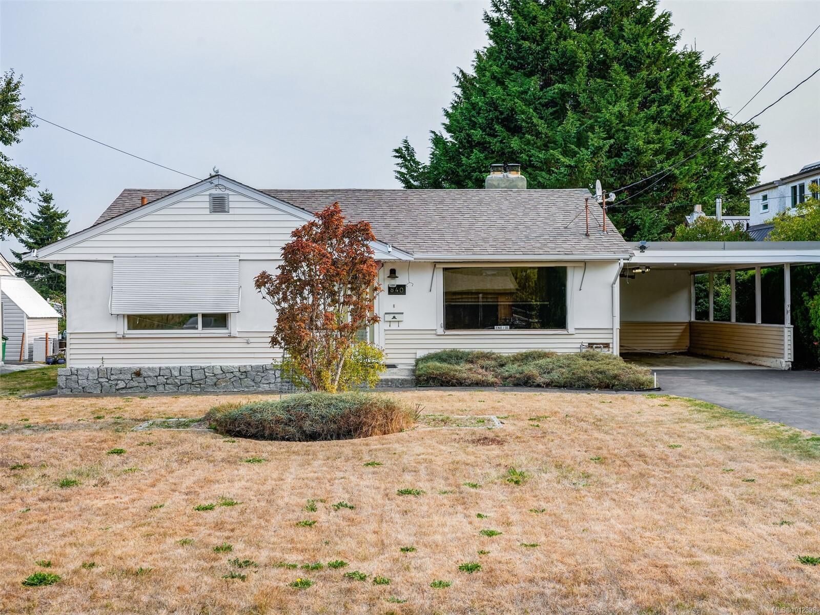 Property Photo:  840 Jasmine Ave  BC V8Z 2P2 