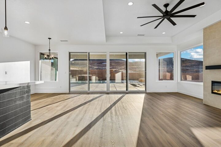 Property Photo:  592 S 1800 W  UT 84737 