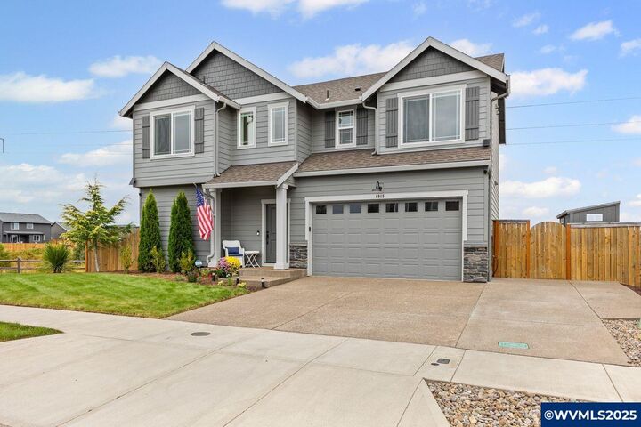 Property Photo: 4915 Constellation Av NE OR 97305
