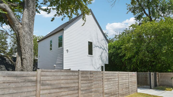 Property Photo:  9104 Georgian Drive  TX 78753 