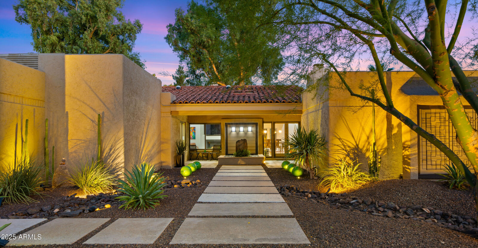Property Photo:  2423 E Marshall Avenue  AZ 85016 