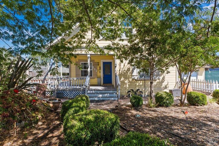 Property Photo:  563 Windsor River Road  CA 95492 