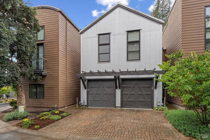 Property Photo:  532 Grove Street  CA 95448 