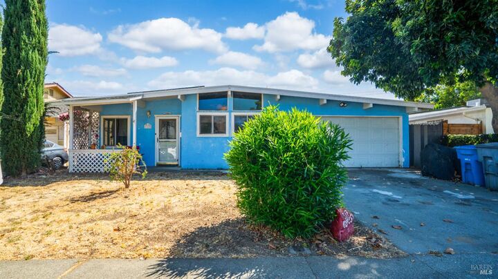 Property Photo: 317 Grape Street CA 95688