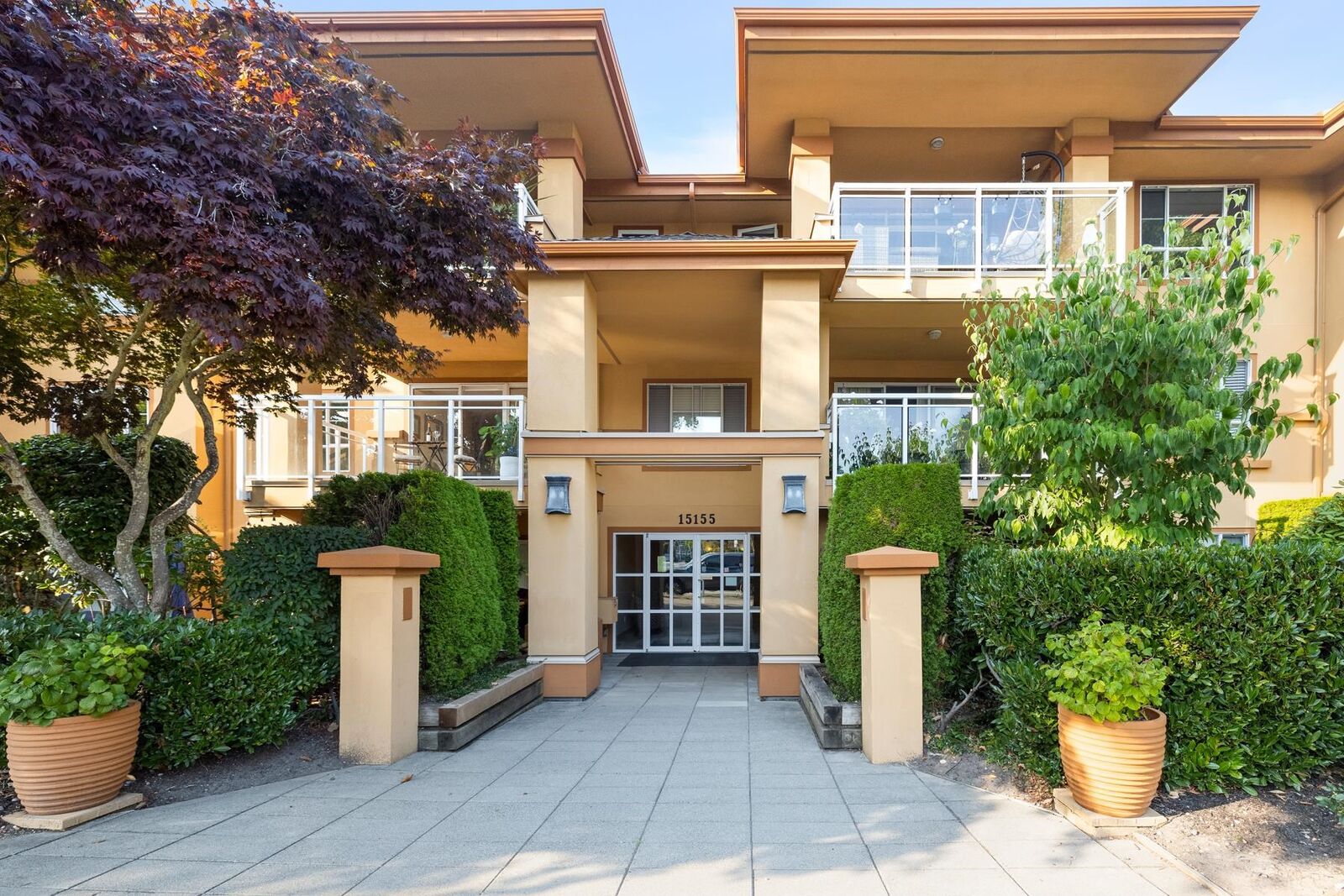 Photo de la propriété:  15155 22 Avenue 210  BC V4A 9T4 