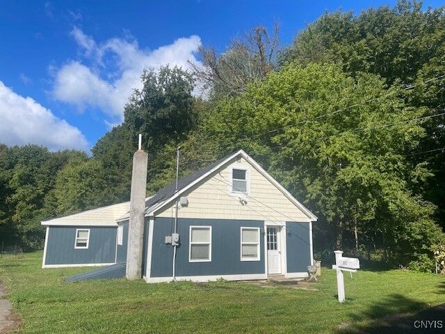 Property Photo: 11 Hickory Grove Road NY 13069
