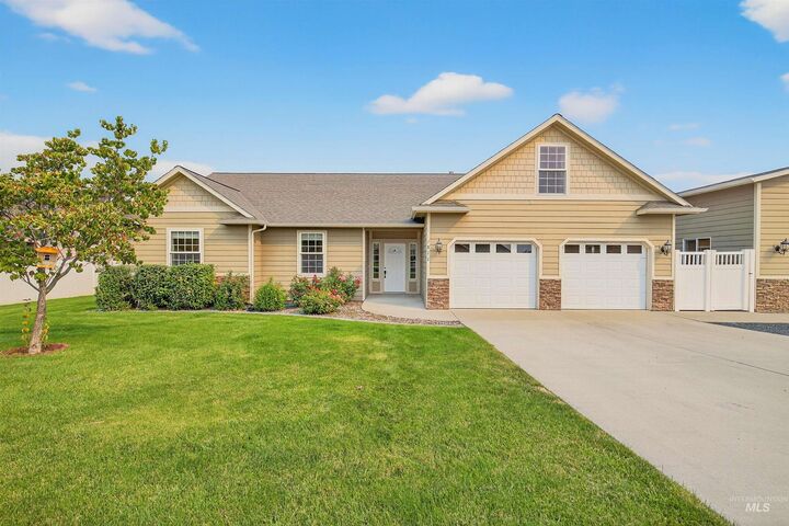 Property Photo:  1811 Imnaha Lane  ID 83501 