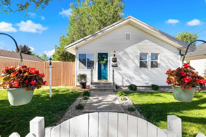 Property Photo:  815 S 8th St.  ID 83651 