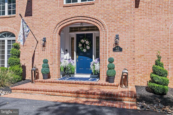 Property Photo:  812 Coachway  MD 21401