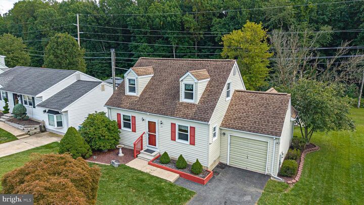 Property Photo:  24 Thomas Jefferson Boulevard  DE 19702 