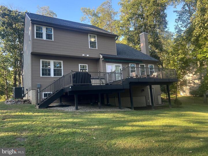 Property Photo:  7813 Oak Leaf Court  MD 21701 