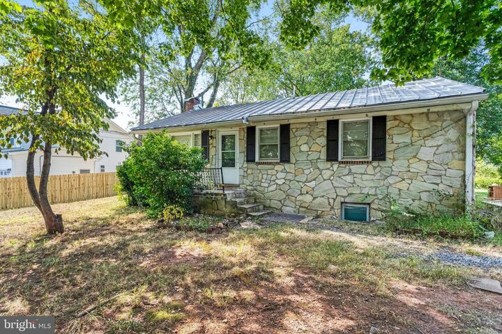 6814 Jefferson Street  Haymarket VA 20169 photo