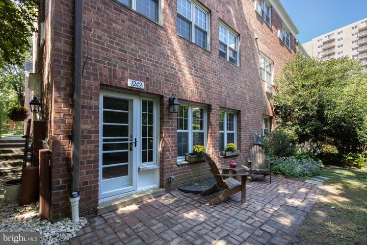 Property Photo:  1242 Martha Custis Drive  VA 22302 