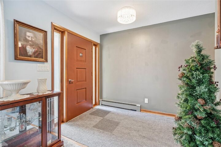 Property Photo: 3016 Ridgemore Drive SE IA 52403
