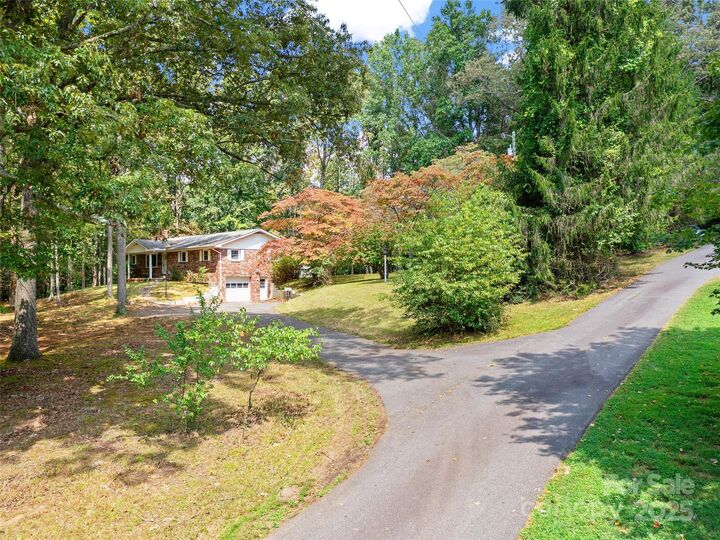 631 Macedonia Road  Asheville NC 28804 photo