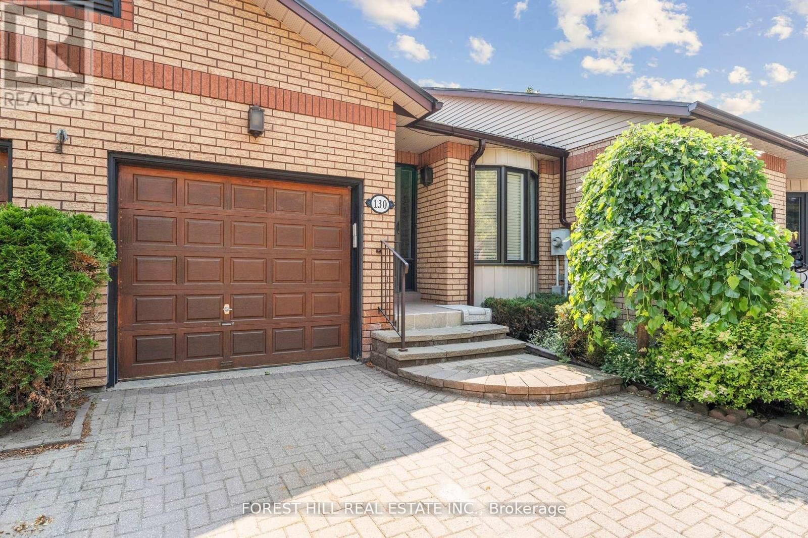 Property Photo: 130 Green Briar Road ON L9R 1S2
