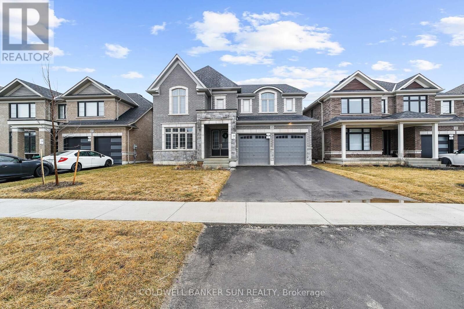 Property Photo: 15 Hummingbird Grove East ON L0G 1W0