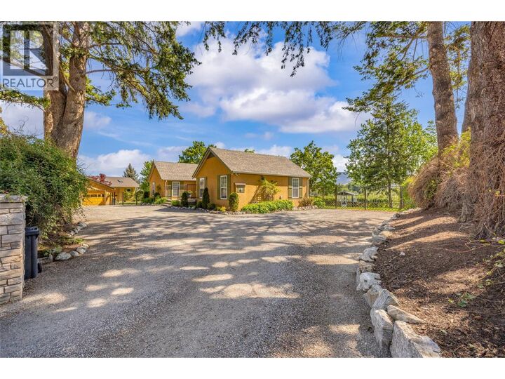 Photo de la propriété:  2430 Longhill Road  BC V1V 2G3 