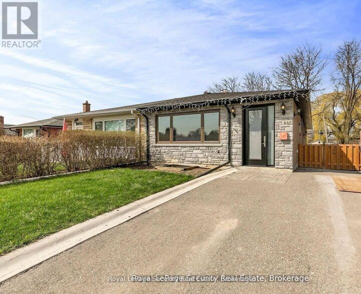 Photo de la propriété: 245 Avondale Boulevard ON L6T 1J3