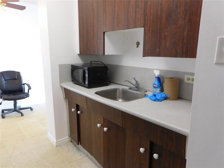 Property Photo:  411 Cumberland Avenue  MB R3B 1T7 
