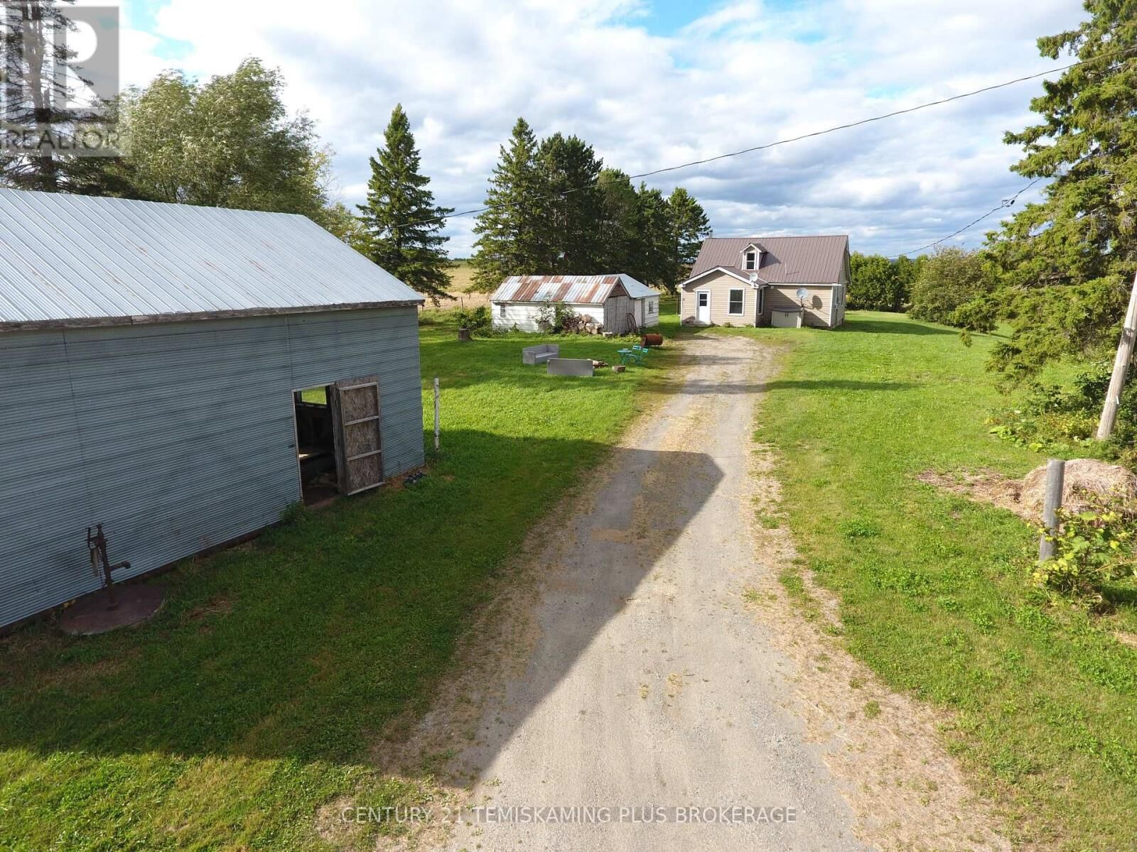 Property Photo:  253156 Roger'S Road  ON P0J 1H0 