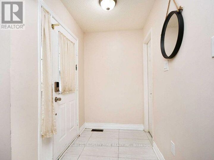 Property Photo: 32 Summerdale Crescent ON L6X 4V8