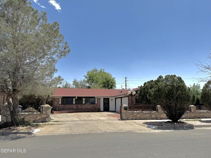 10304 Blackwood Avenue  El Paso TX 79925 photo