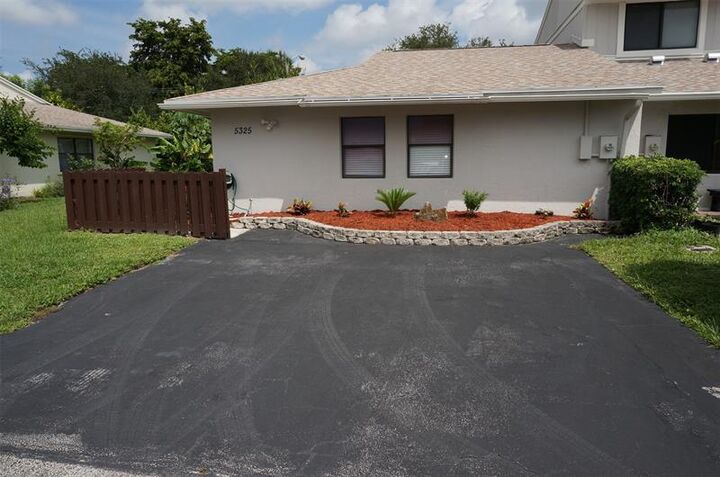 Property Photo: 5325 Jog Ln FL 33484