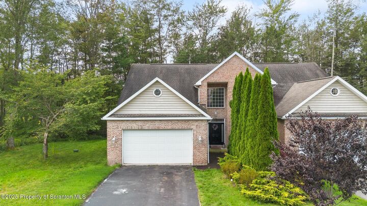 Property Photo:  32 Pine Tree Drive # L4b  PA 18424
