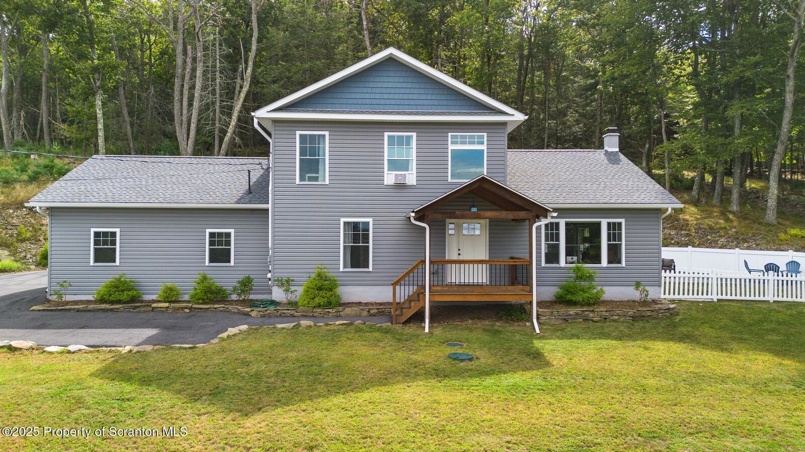 Property Photo: 300 Gumbletown Road PA 18451