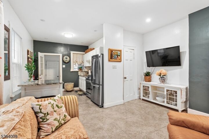 Property Photo:  726 Fay Ave 1R  NJ 07202 