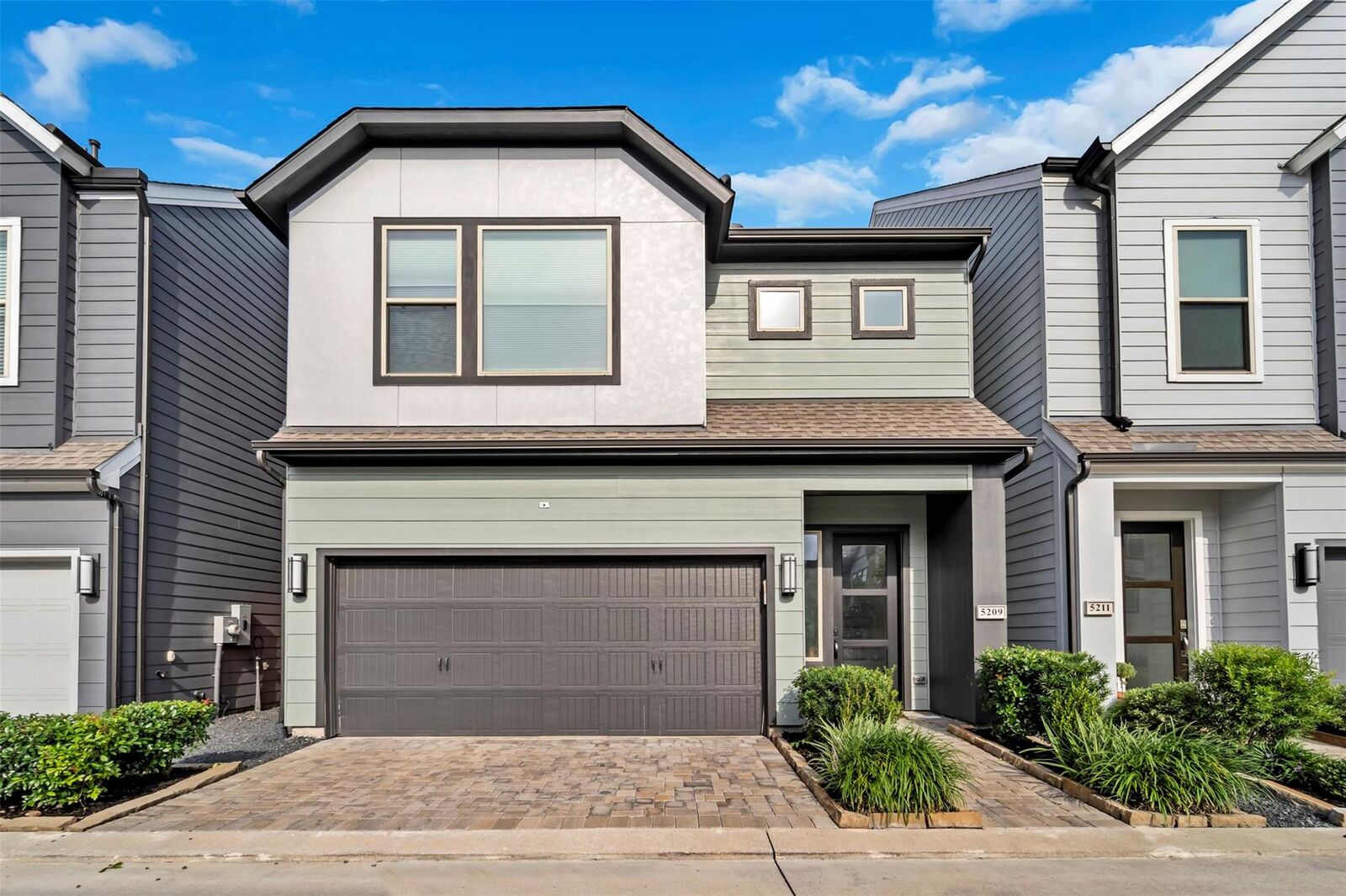 Property Photo: 5209 Carters Bank Avenue TX 77091