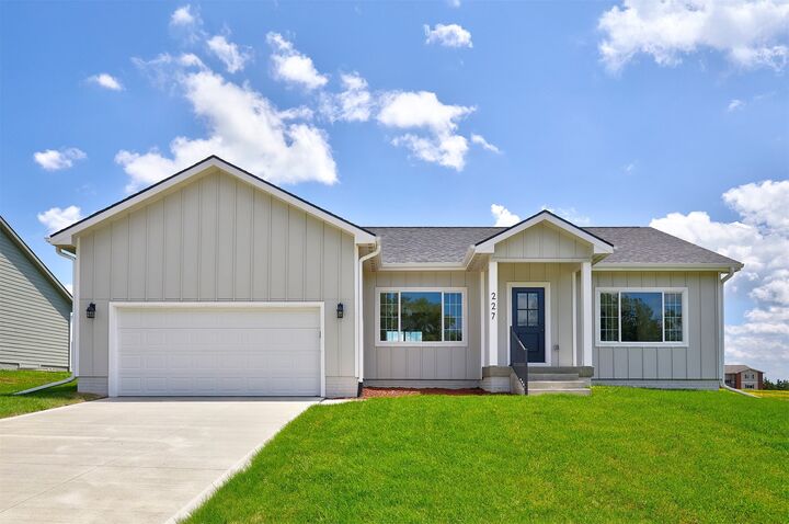 107 Golf View Drive  Osceola IA 5021 photo