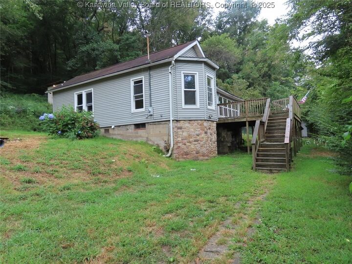 24376 Maccorkle Avenue  Hansford WV 25103 photo