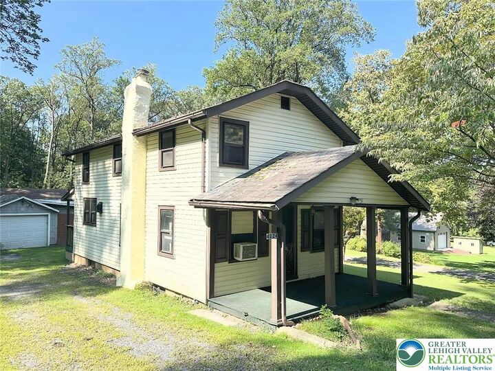 Property Photo:  4024 S 2nd Street  PA 18049 