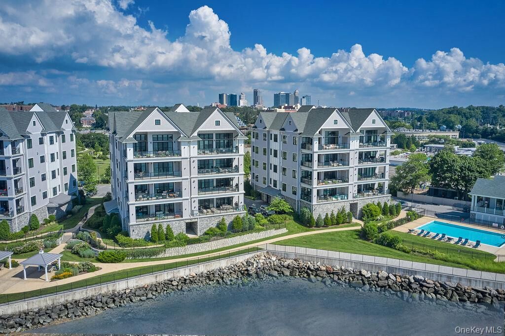 Property Photo:  780 Davenport Avenue 8ph  NY 10805 