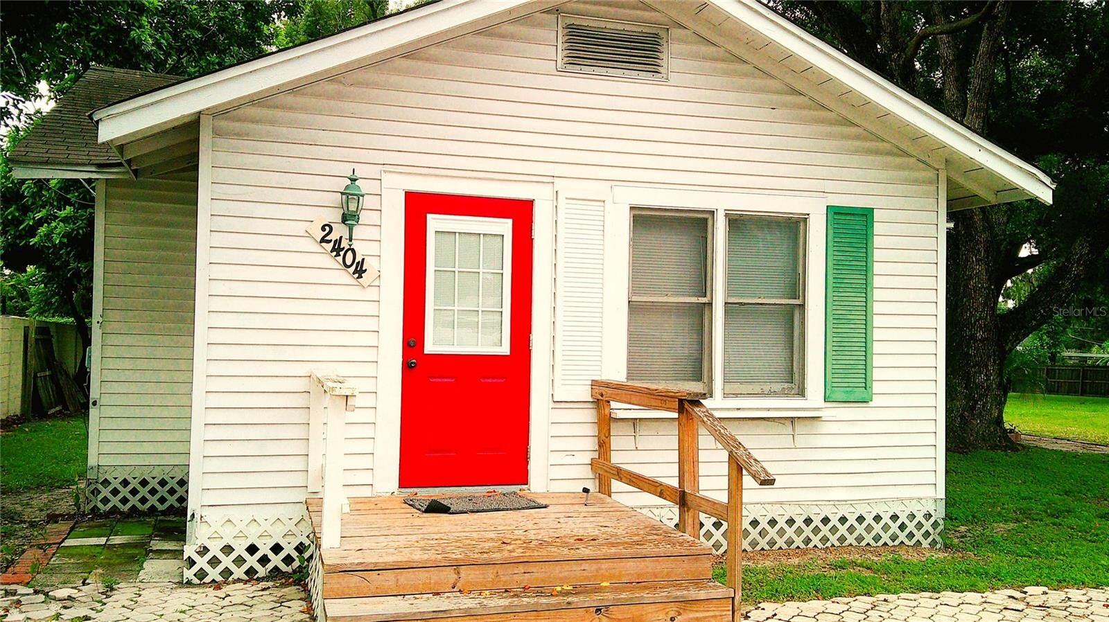 Property Photo:  2404 S Kingsway Road  FL 33584 