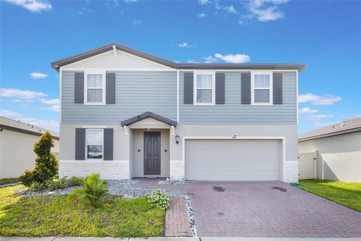 Property Photo:  905 Cambridge Drive  FL 33881 