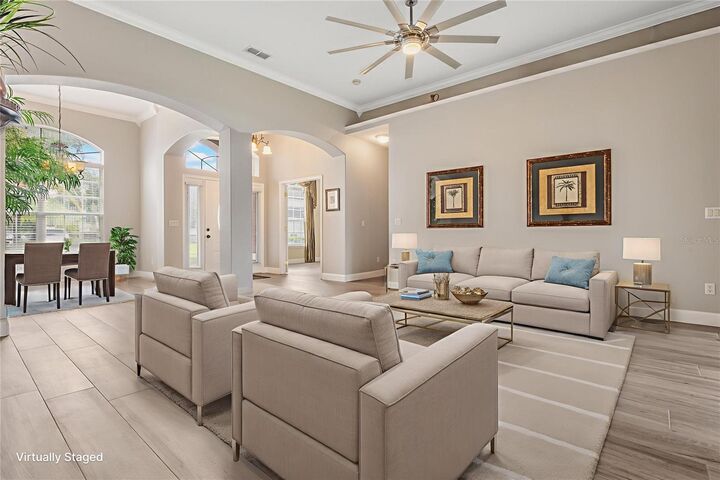 Property Photo: 5208 Phillips Oaks Lane FL 32812