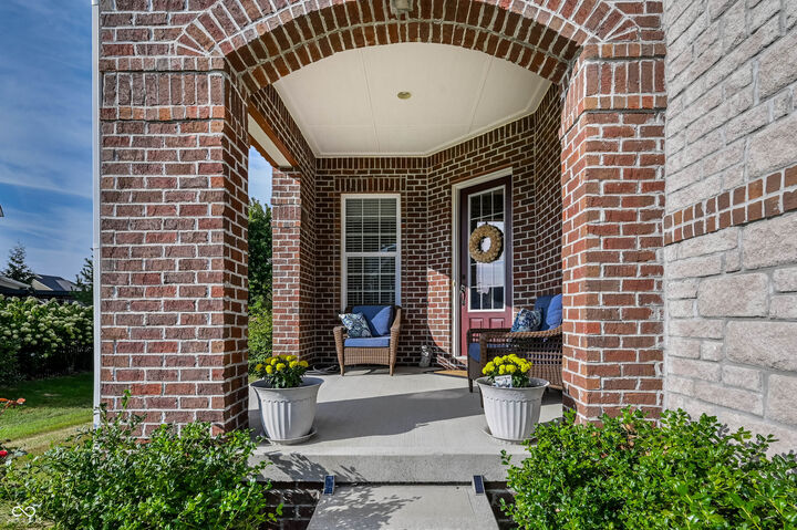 Property Photo: 2694 E High Grove Circle IN 46077