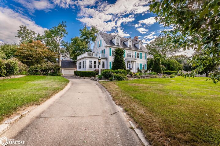Property Photo:  1116 W Main Street  IA 50158 