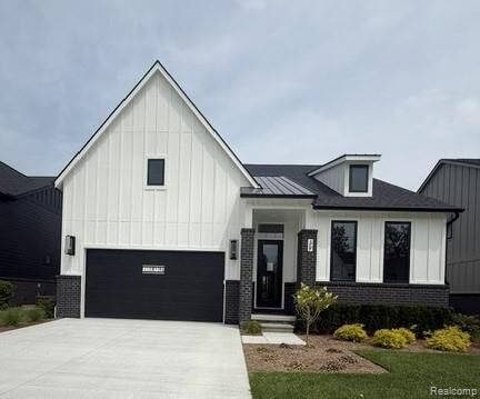 Property Photo:  39 South Trail Court  MI 48083 