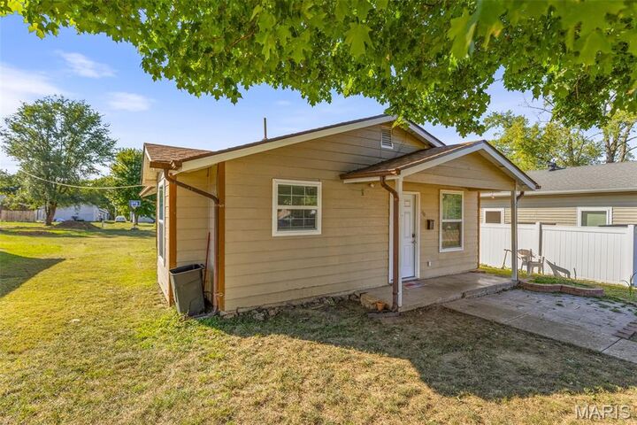 Property Photo:  110 5th Street  MO 63601 