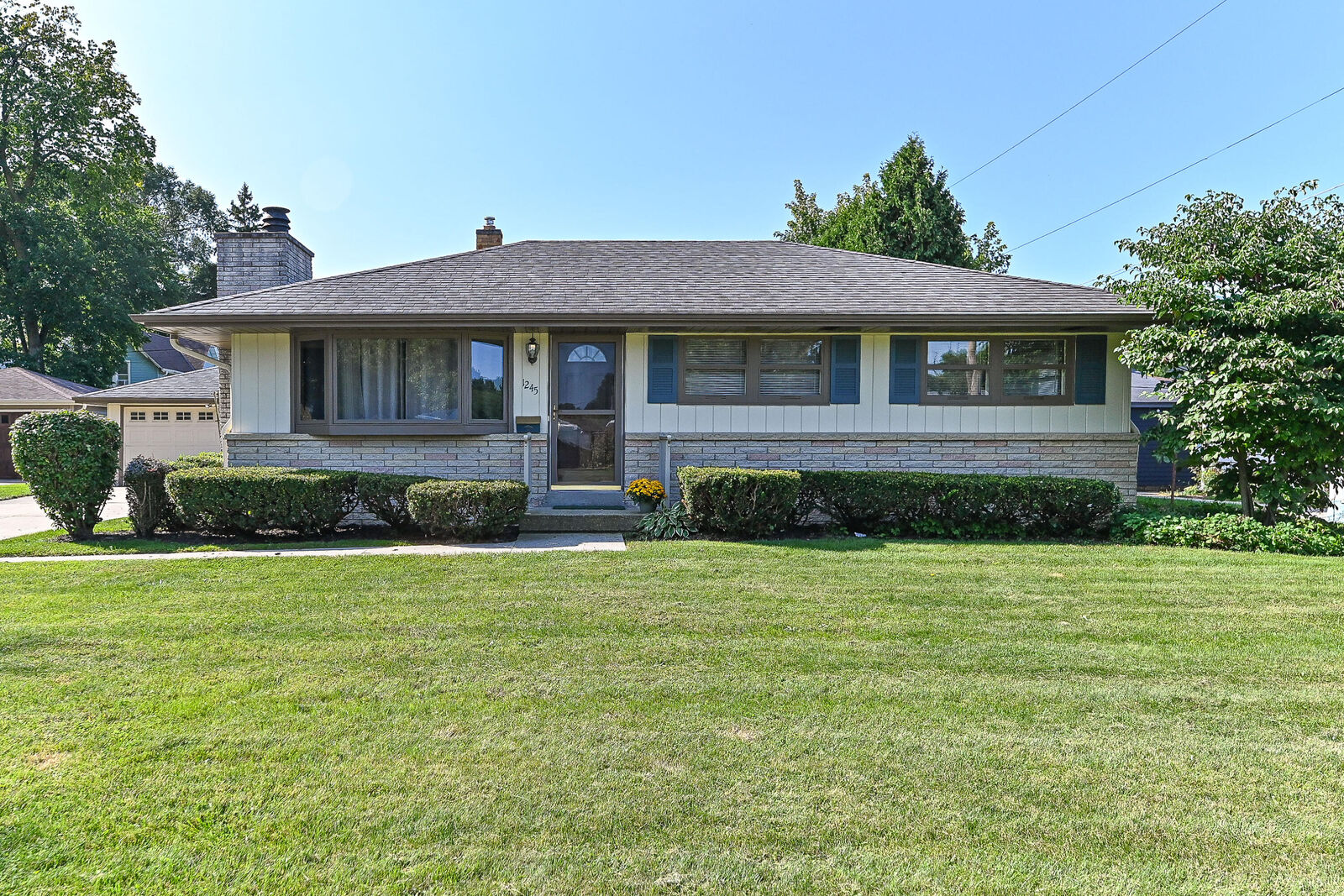 Property Photo: 1245 W Bel Ayr Dr WI 53188